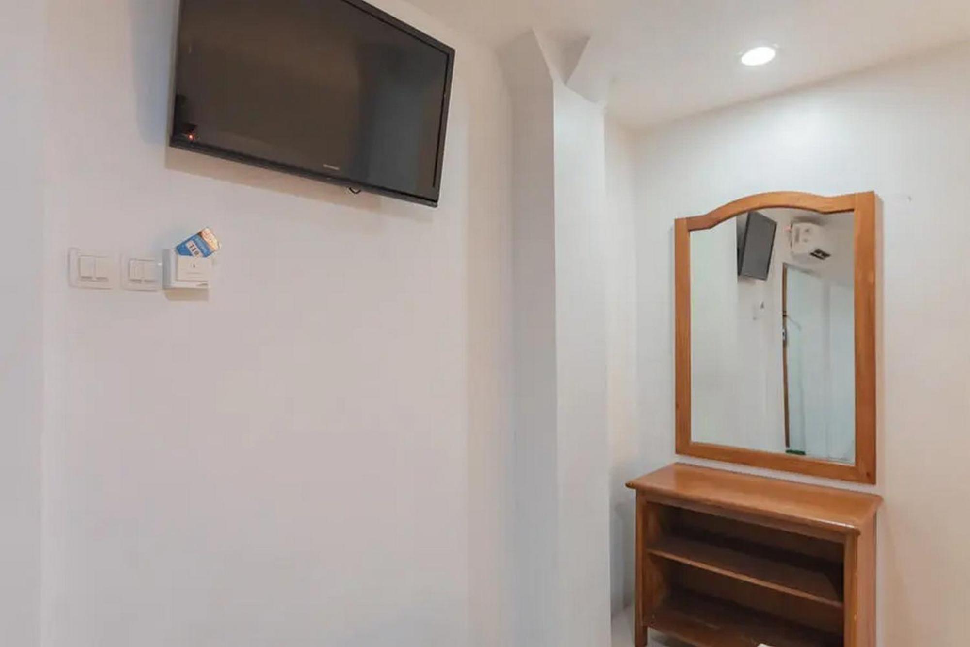 Reddoorz At Arwiga Hotel Near Rs Hasan Sadikin バンドゥン エクステリア 写真