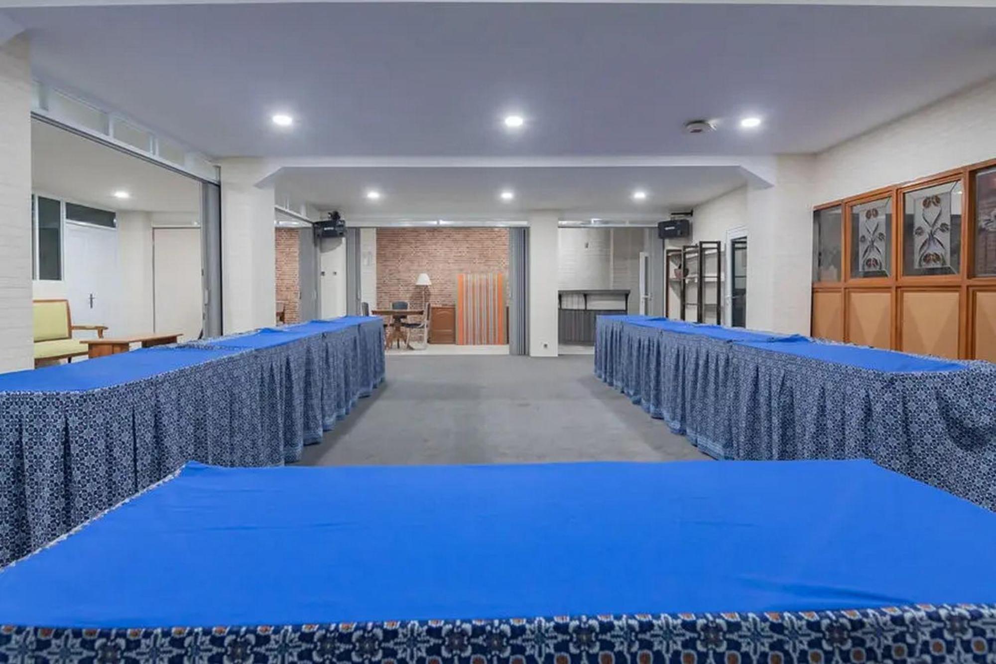 Reddoorz At Arwiga Hotel Near Rs Hasan Sadikin バンドゥン エクステリア 写真